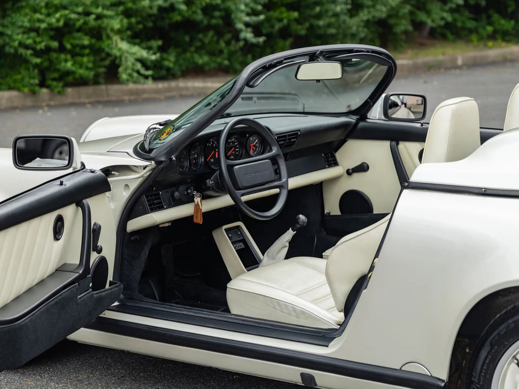 Porsche 911 Carrera 3.2 Speedster