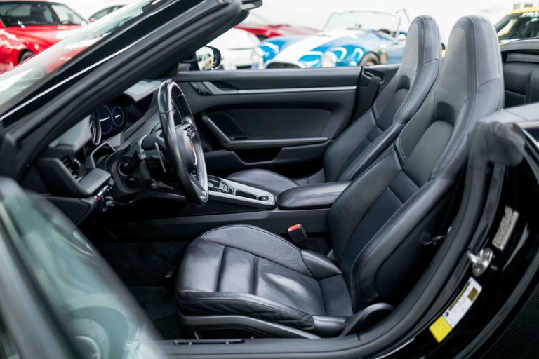 Porsche 992 Carrera 4S