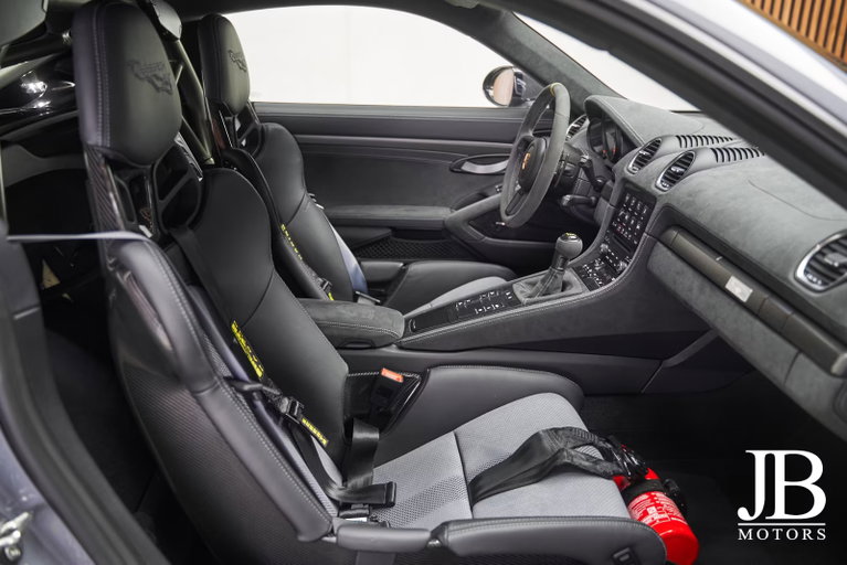 Porsche 718 Cayman GT4 RS