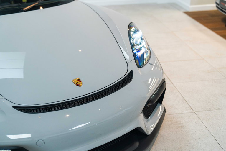 Porsche 718 Cayman GT4