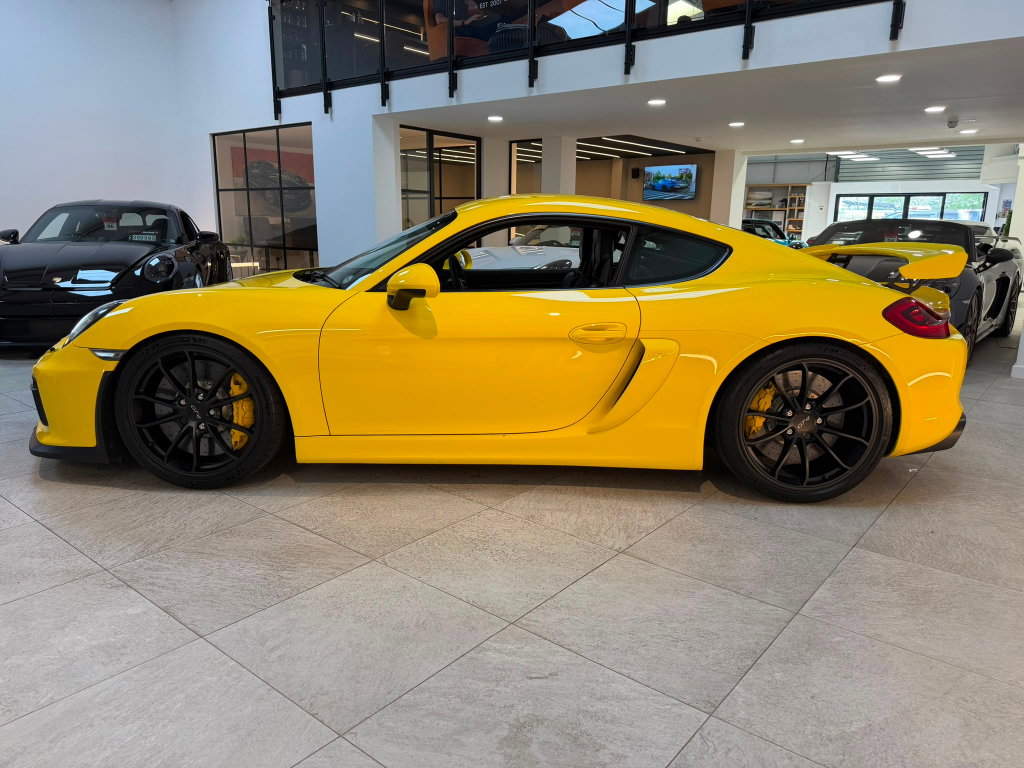 Porsche 981 Cayman GT4