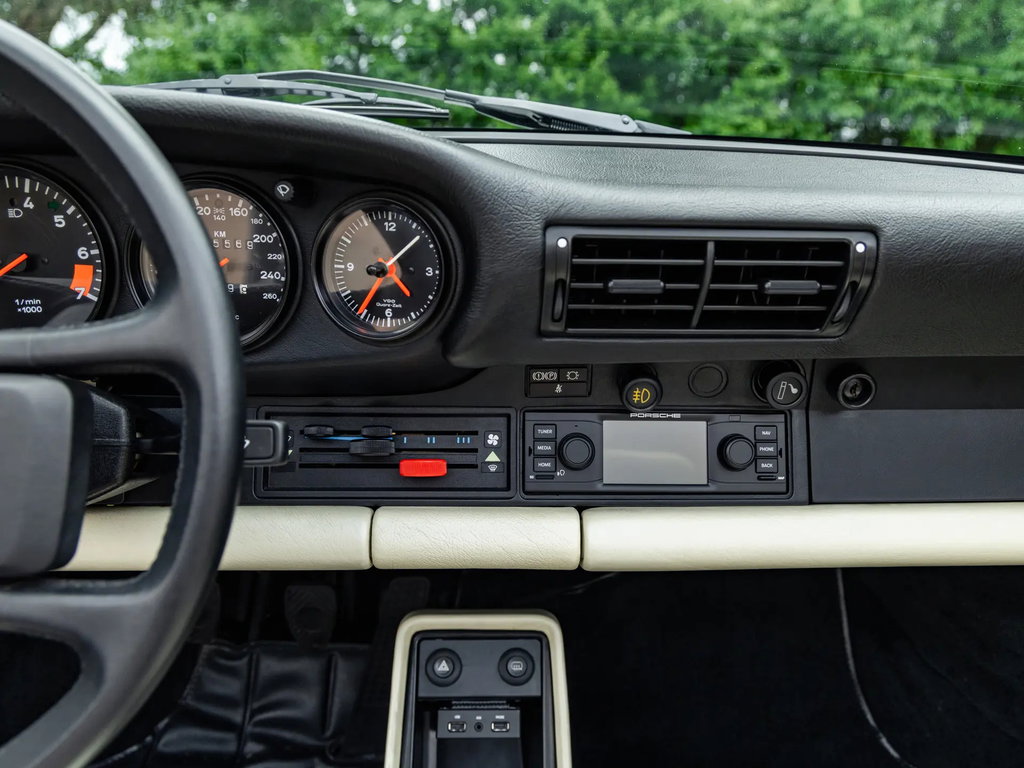 Porsche 911 Carrera 3.2 Speedster