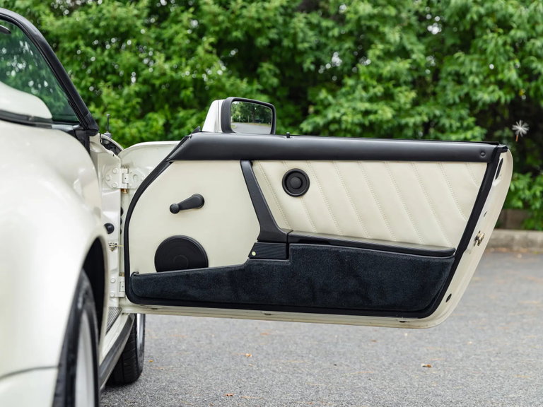 Porsche 911 Carrera 3.2 Speedster
