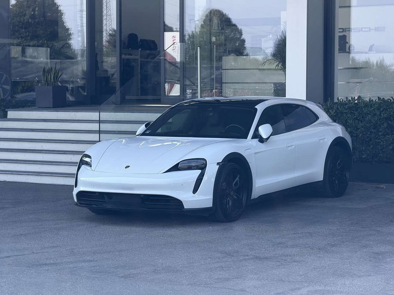 Porsche Taycan 4 Cross Turismo