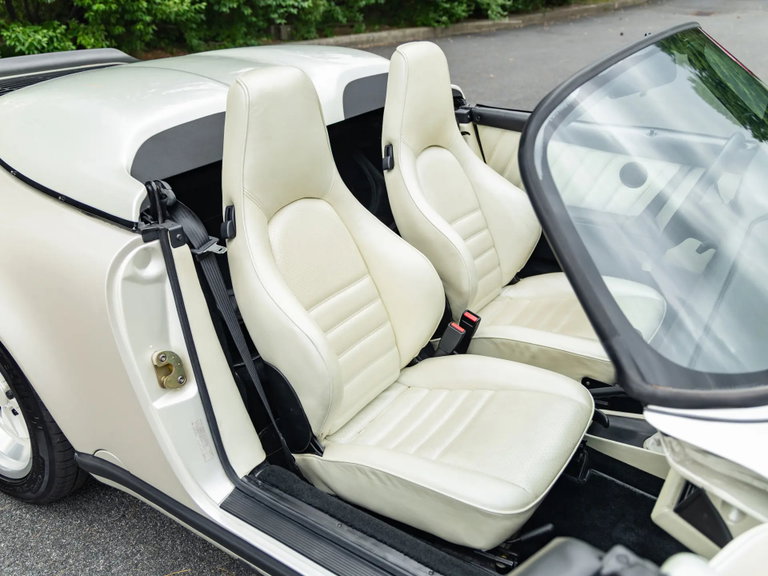 Porsche 911 Carrera 3.2 Speedster
