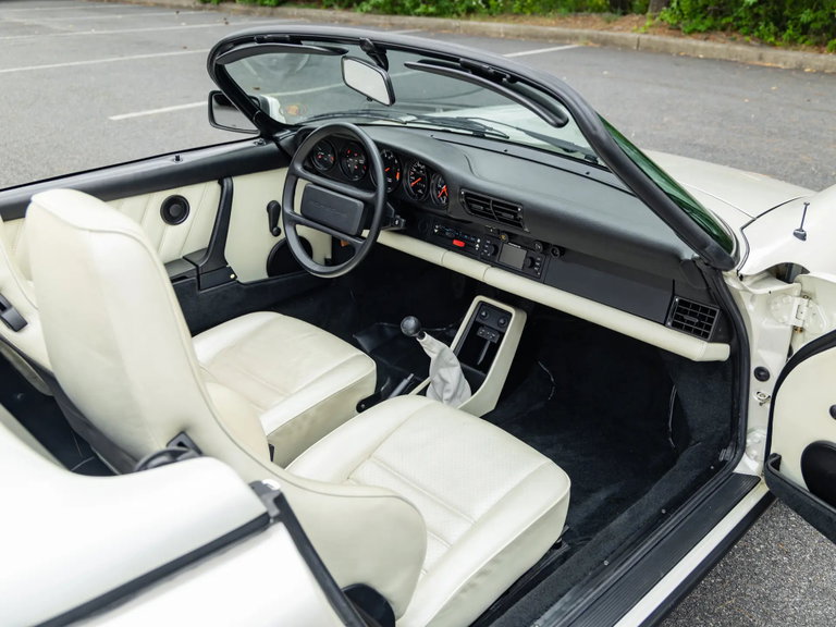 Porsche 911 Carrera 3.2 Speedster