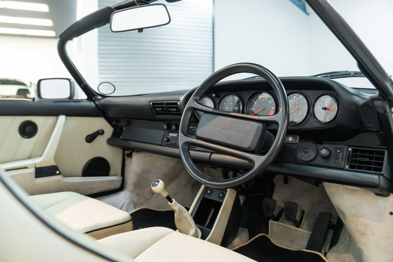 Porsche 911 Carrera 3.2 Speedster