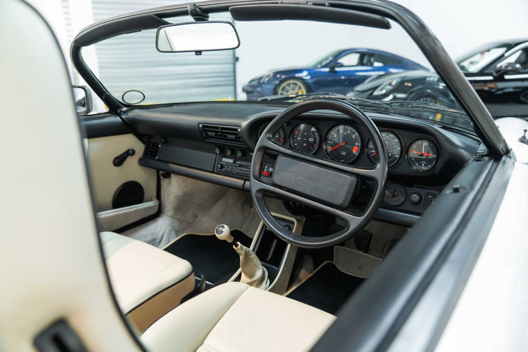 Porsche 911 Carrera 3.2 Speedster