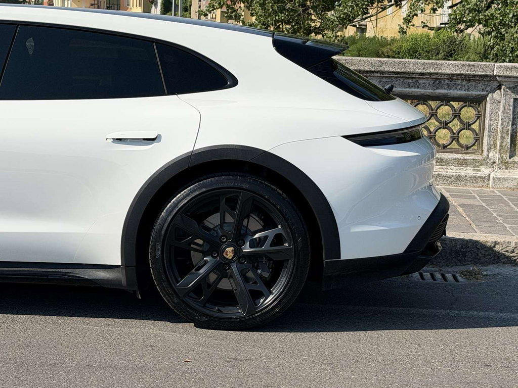 Porsche Taycan 4 Cross Turismo