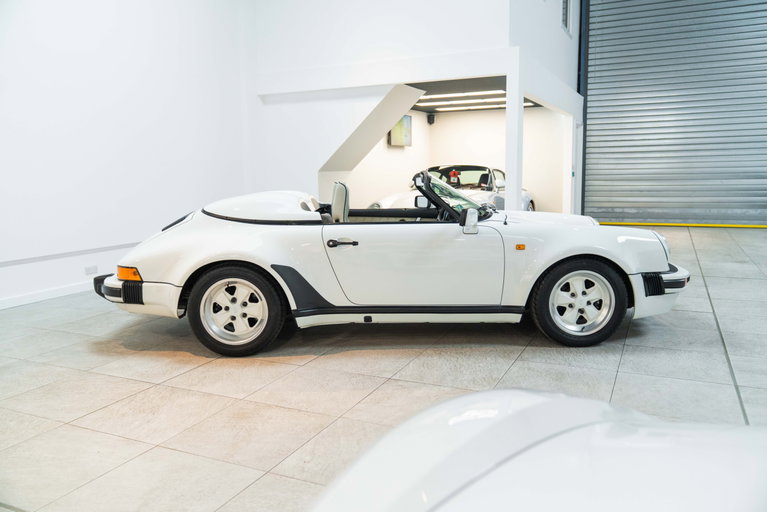 Porsche 911 Carrera 3.2 Speedster