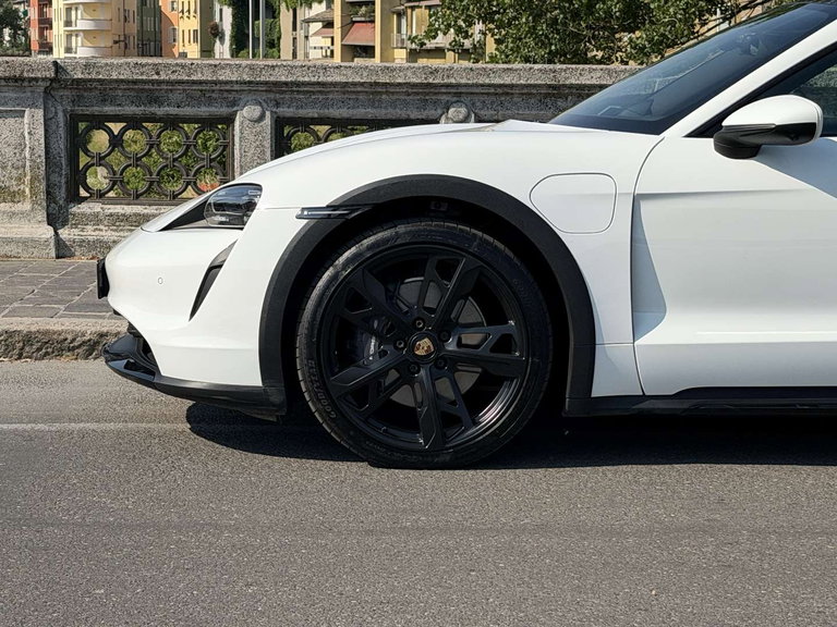 Porsche Taycan 4 Cross Turismo