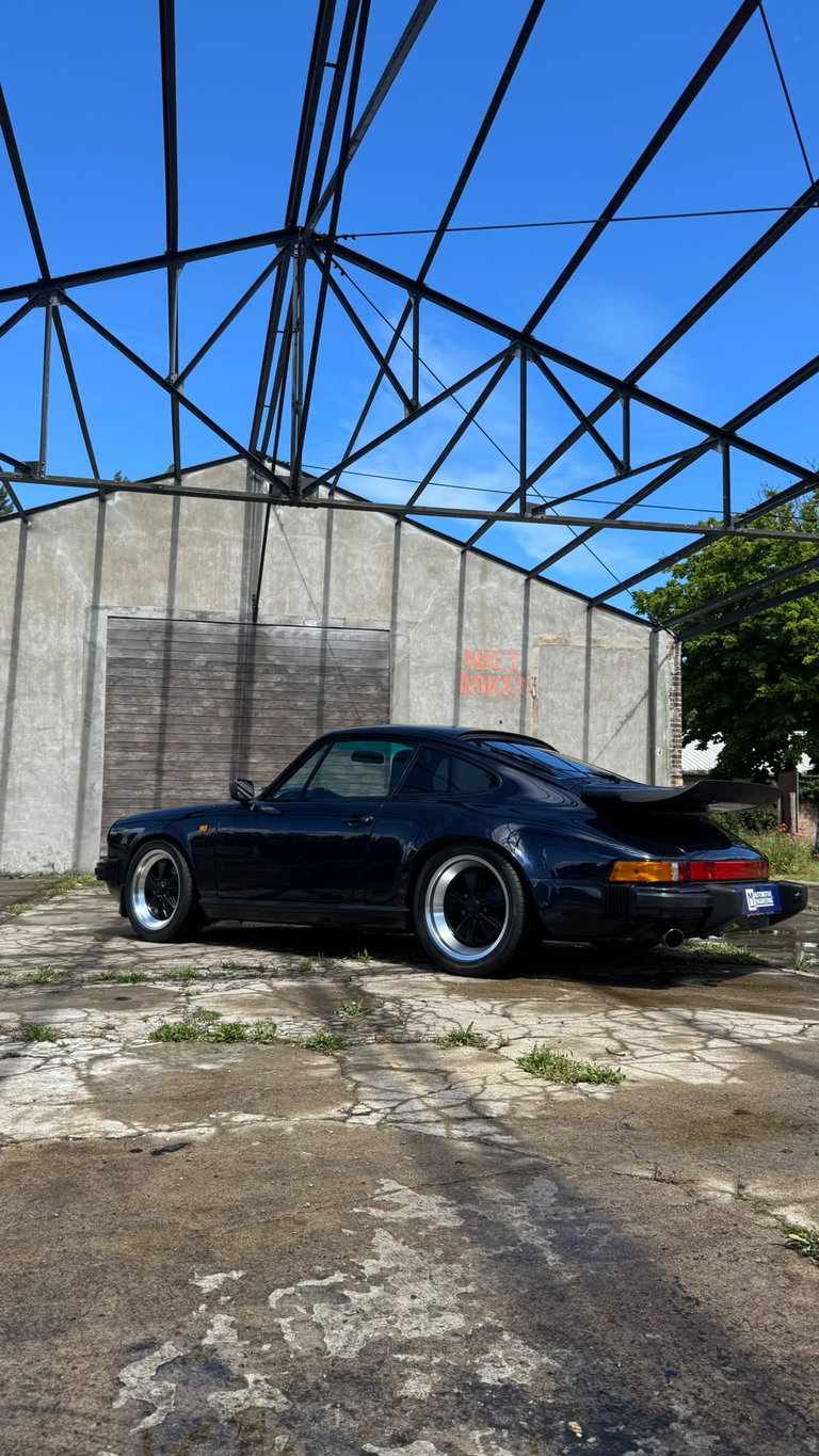 Porsche 911 Carrera 3.2