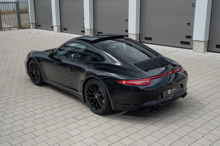 Porsche 991 Carrera 4 GTS