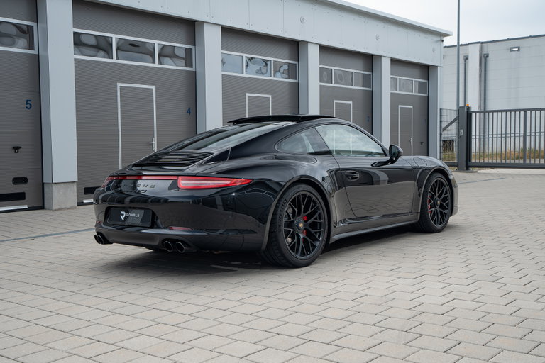 Porsche 991 Carrera 4 GTS