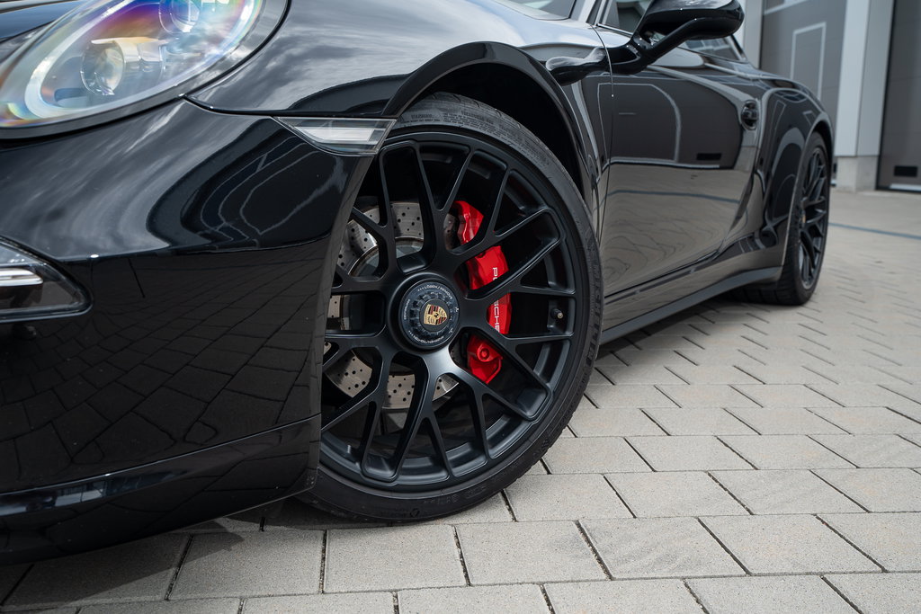 Porsche 991 Carrera 4 GTS