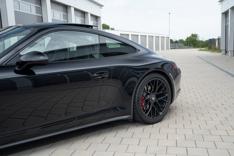 Porsche 991 Carrera 4 GTS