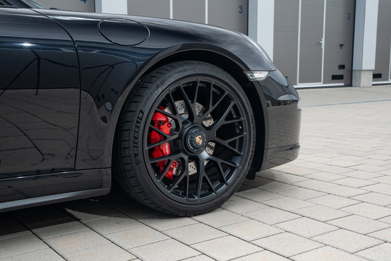 Porsche 991 Carrera 4 GTS