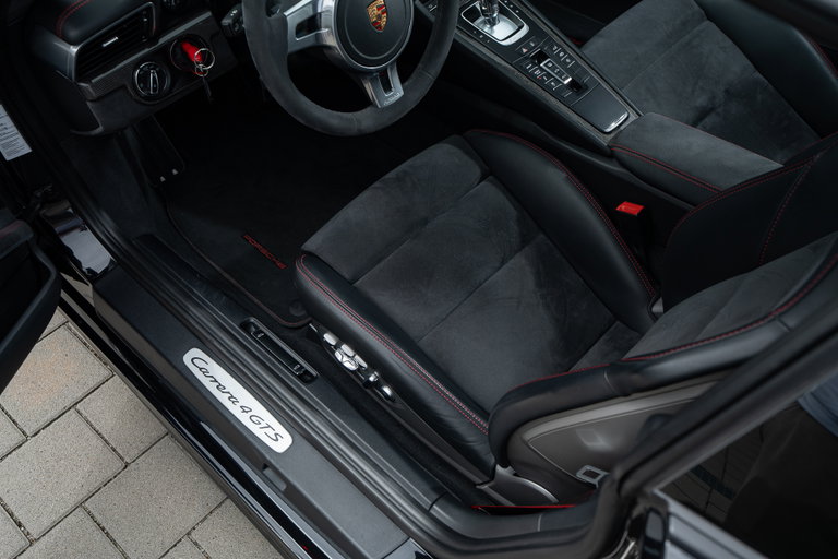 Porsche 991 Carrera 4 GTS