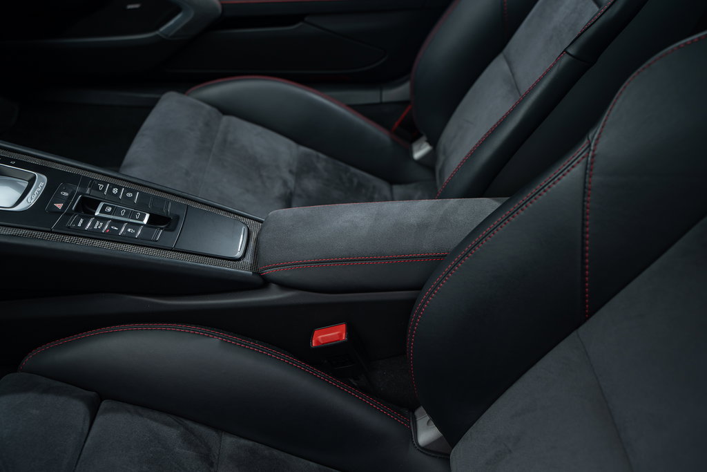 Porsche 991 Carrera 4 GTS