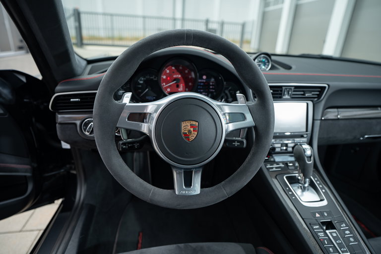 Porsche 991 Carrera 4 GTS