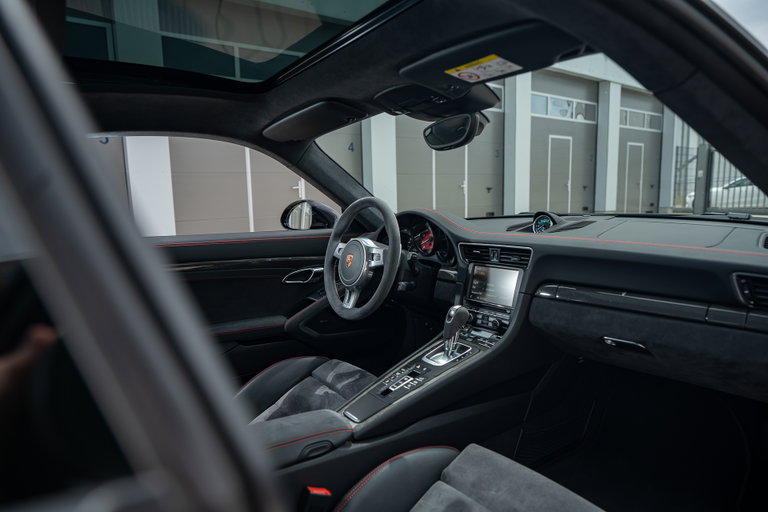 Porsche 991 Carrera 4 GTS