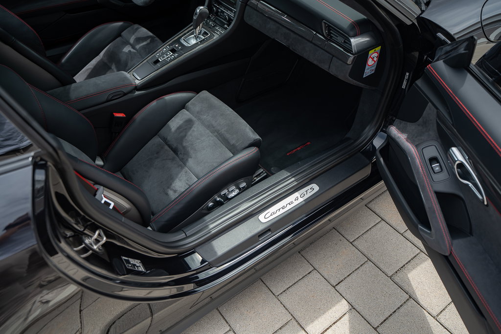 Porsche 991 Carrera 4 GTS