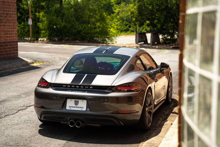 Porsche 718 Cayman S