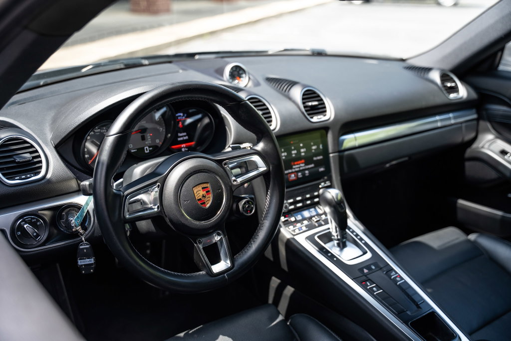 Porsche 718 Cayman S