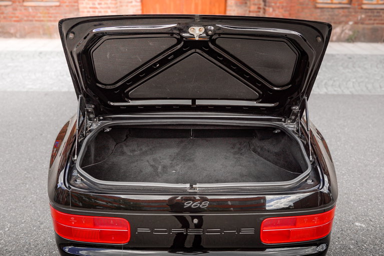 Porsche 968