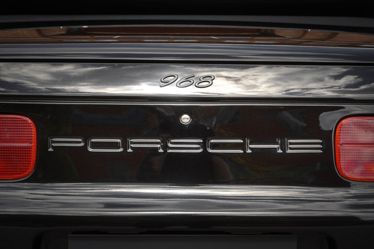 Porsche 968