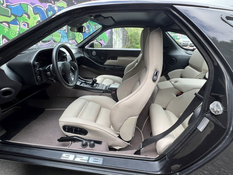 Porsche 928 S4