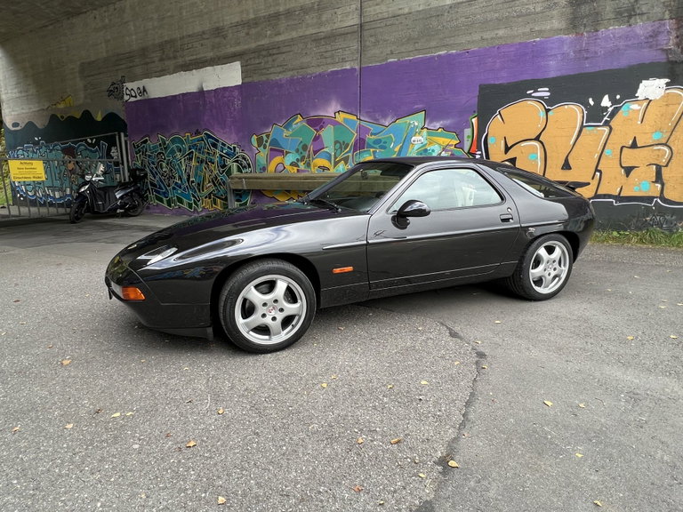 Porsche 928 S4