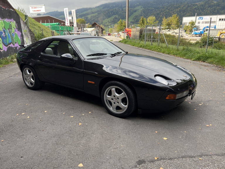 Porsche 928 S4