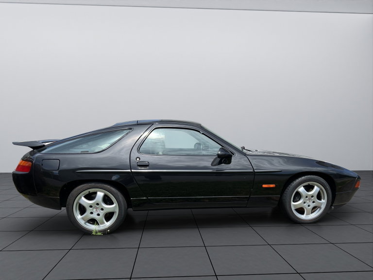 Porsche 928 S4