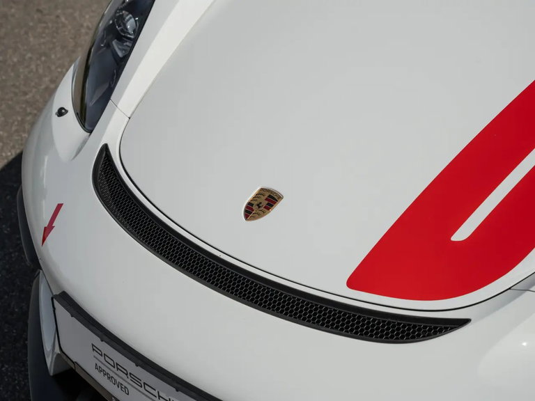 Porsche 718 Cayman GT4