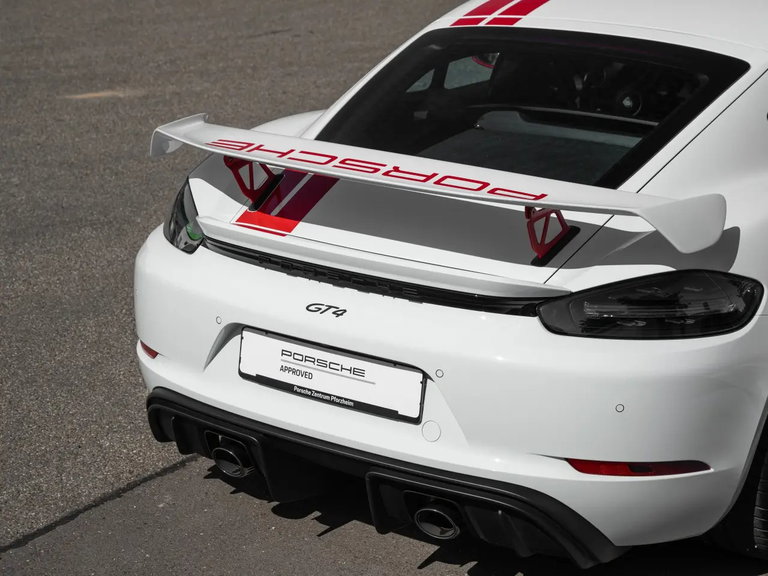 Porsche 718 Cayman GT4