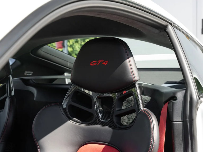 Porsche 718 Cayman GT4