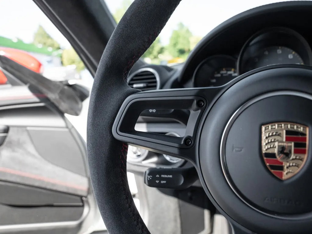 Porsche 718 Cayman GT4