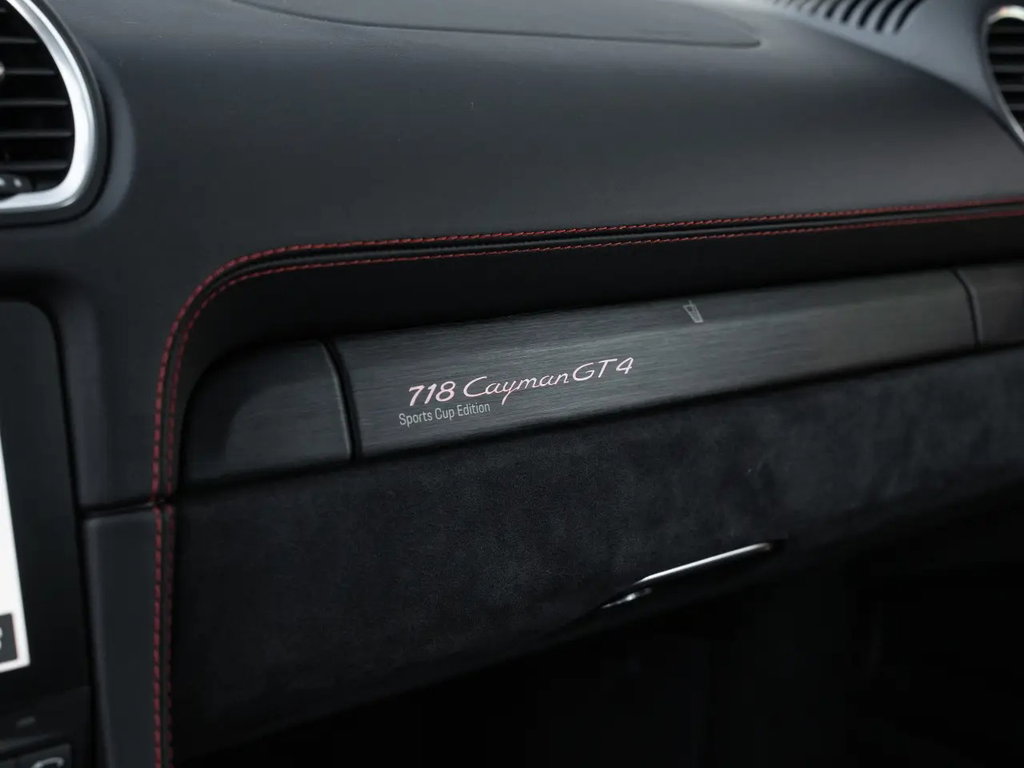 Porsche 718 Cayman GT4