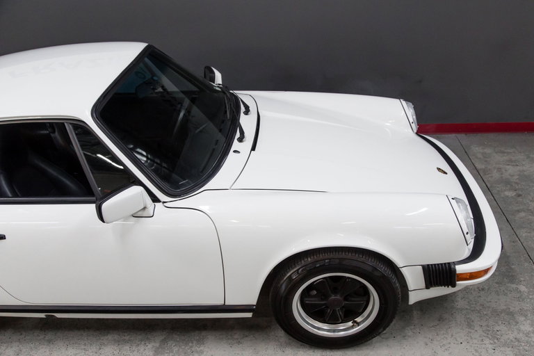 Porsche 911 Carrera 3.2 (US)