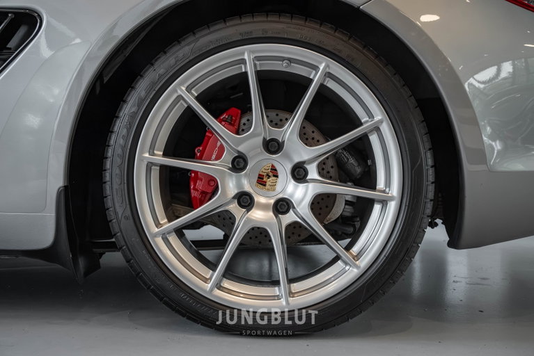 Porsche 987 Cayman R
