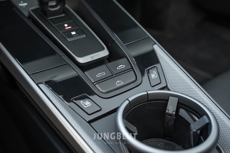 Porsche 992 Carrera