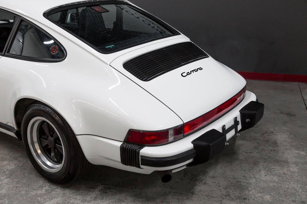 Porsche 911 Carrera 3.2 (US)