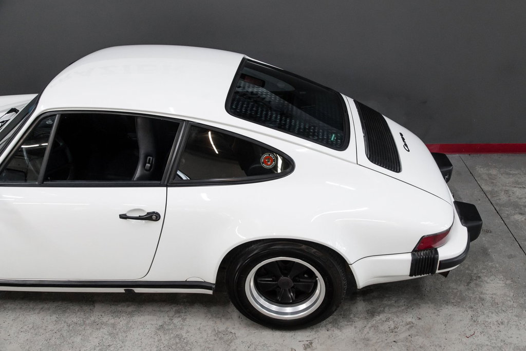 Porsche 911 Carrera 3.2 (US)