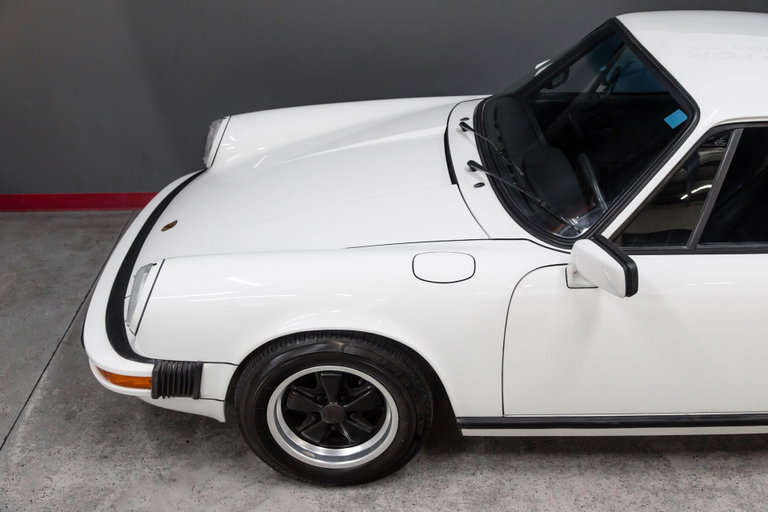 Porsche 911 Carrera 3.2 (US)