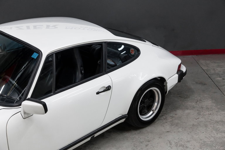 Porsche 911 Carrera 3.2 (US)