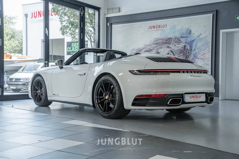 Porsche 992 Carrera