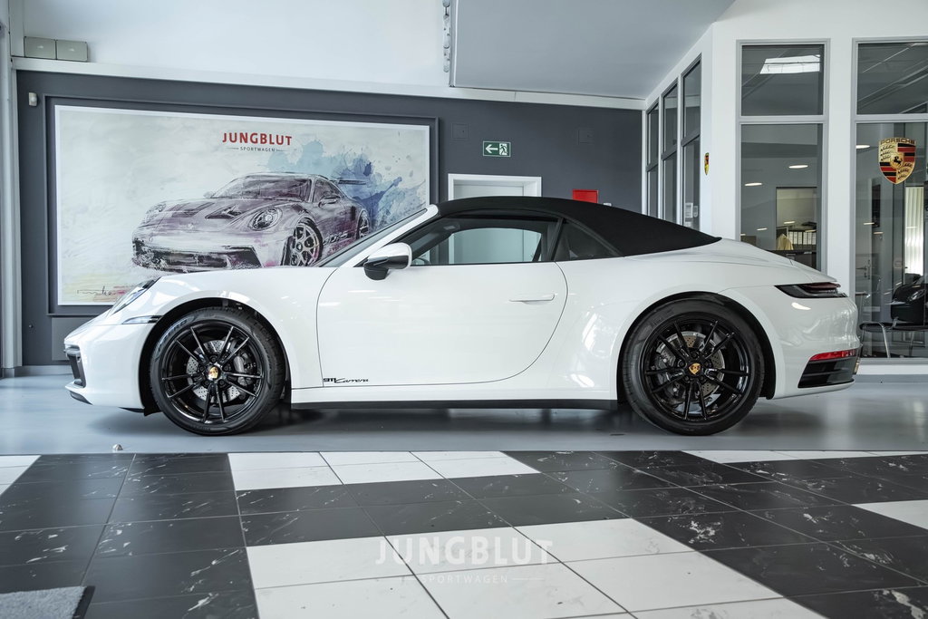 Porsche 992 Carrera