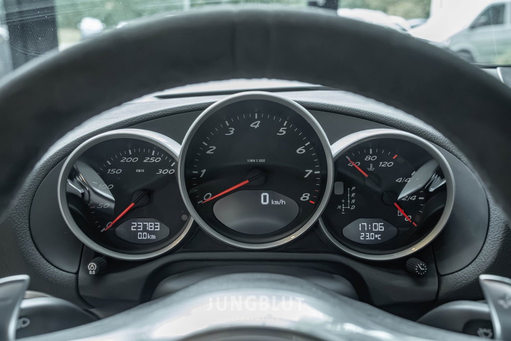 Porsche 987 Cayman R