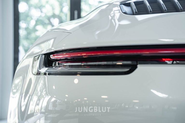 Porsche 992 Carrera